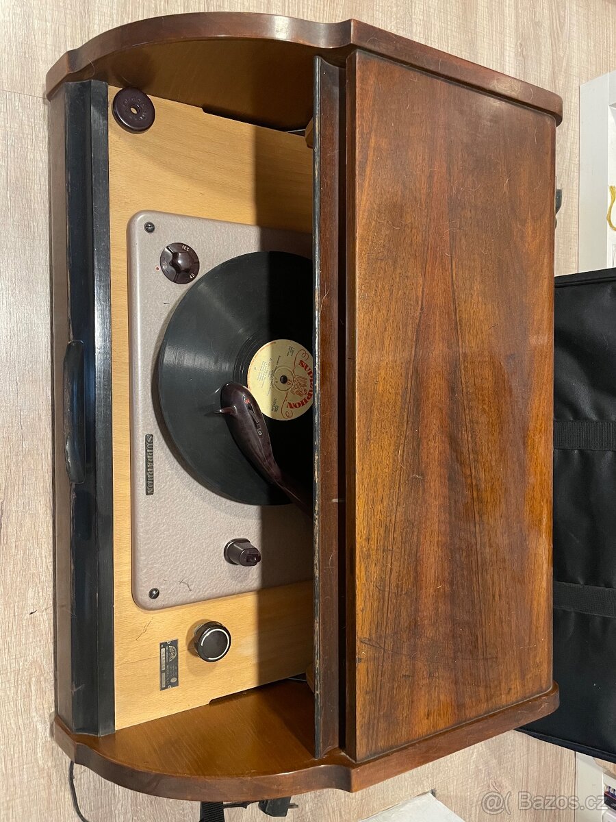 Gramofon SUPRAPHON + desky - 2