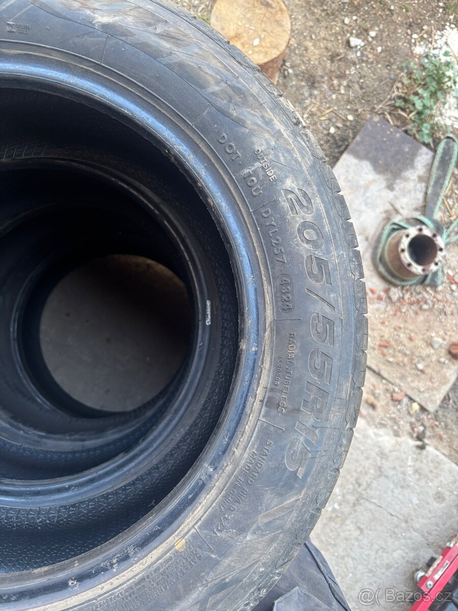 Pneu 205/55 r15 - 2