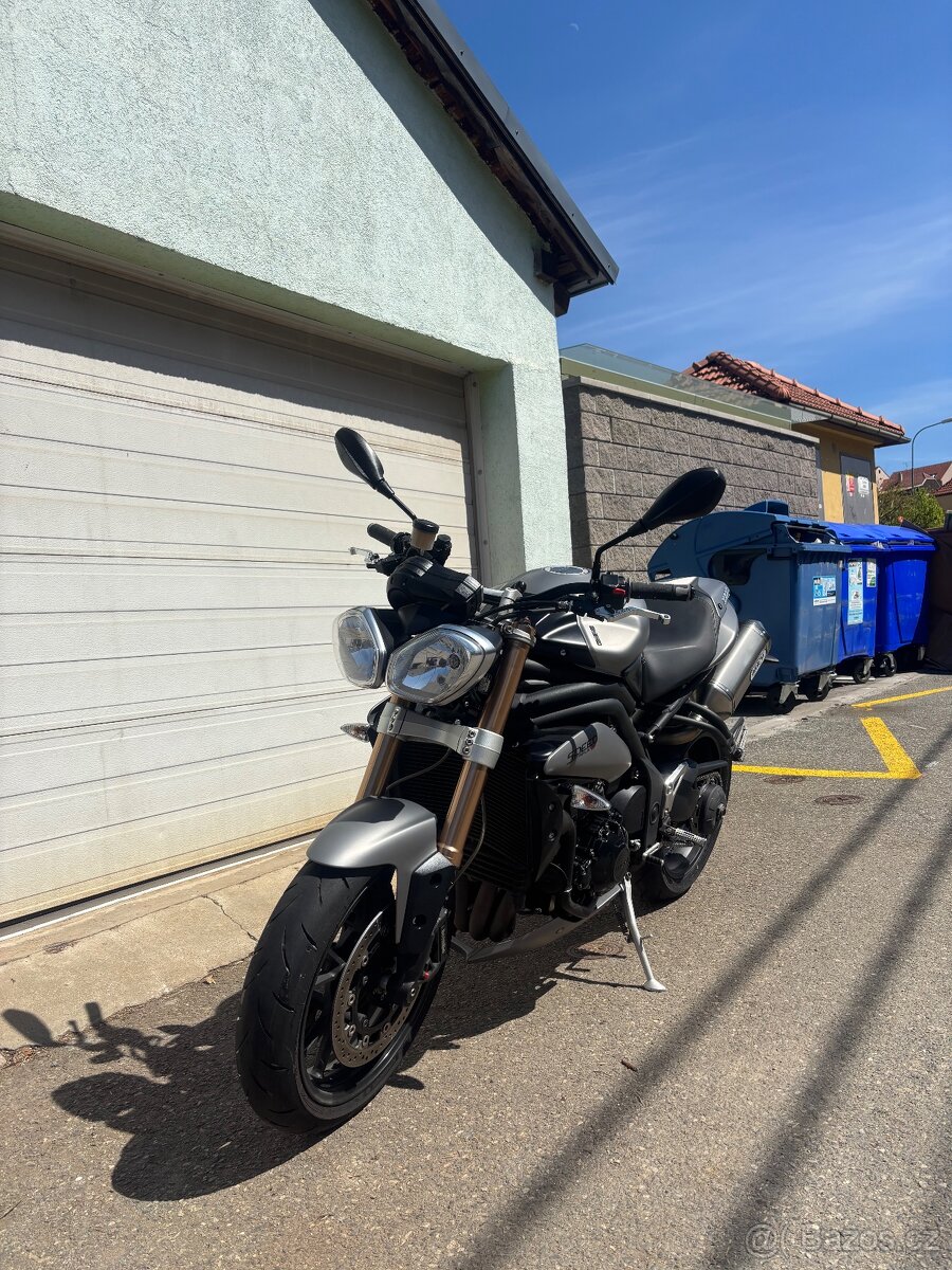 Triumph Speed Triple 1050 - 2