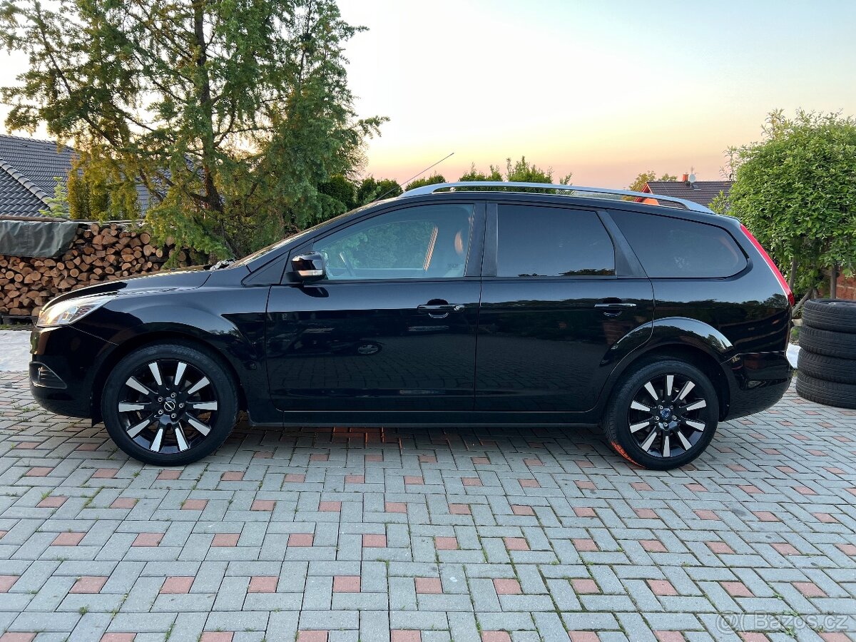 Ford Focus Black Magic 1.6 benzín - 2