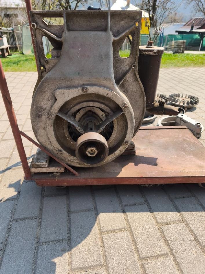 Dva motory PF 62 - 2
