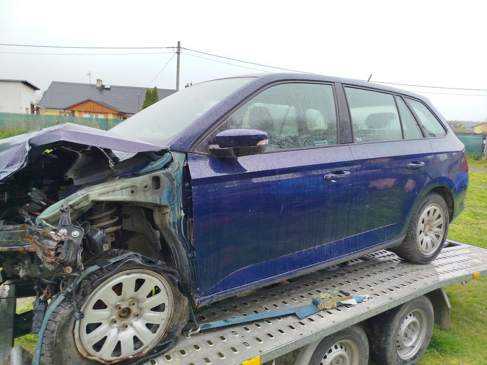 ŠKODA FABIA 3 COMBI 1,0 MPI 55KW - 2