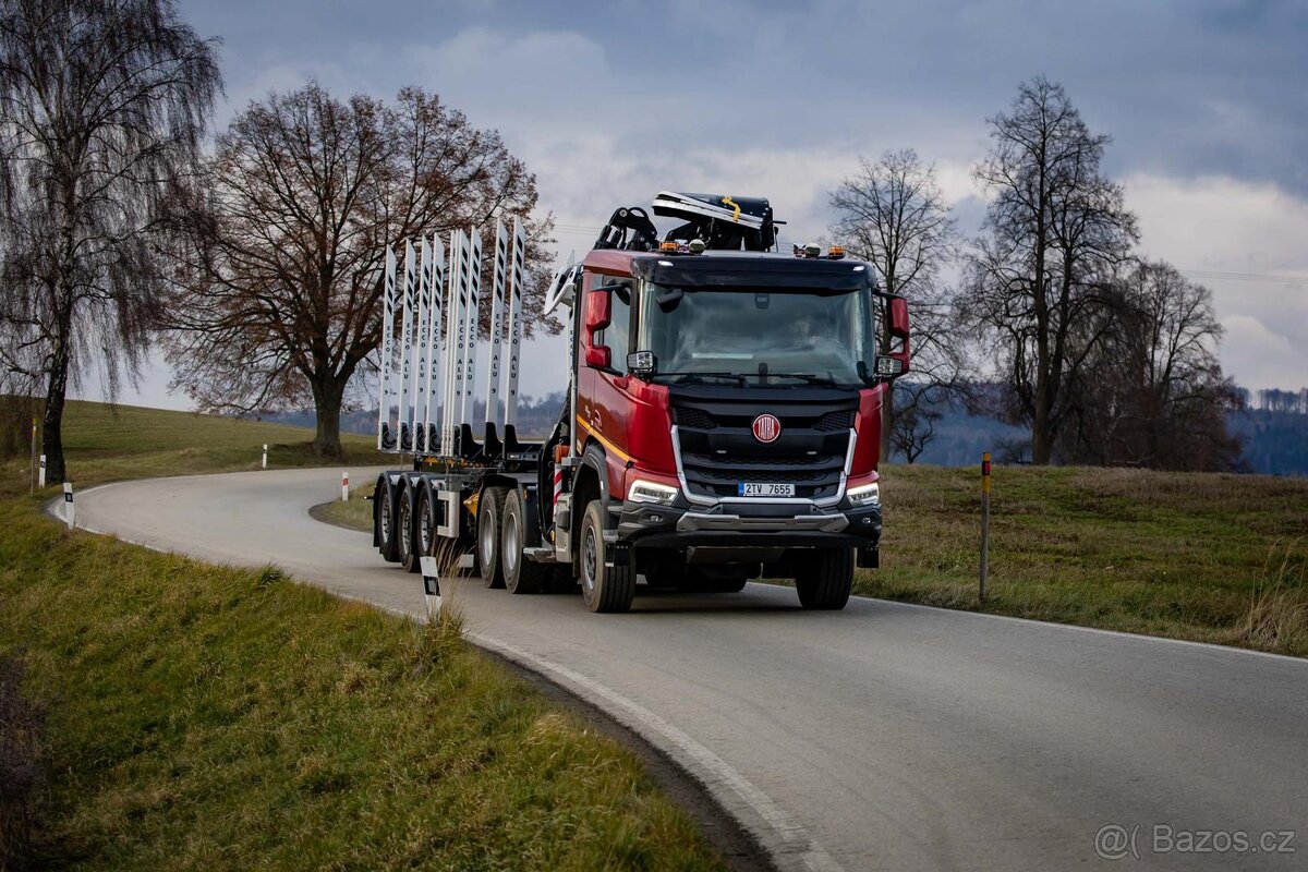 TATRA PHOENIX lesovůz - 2