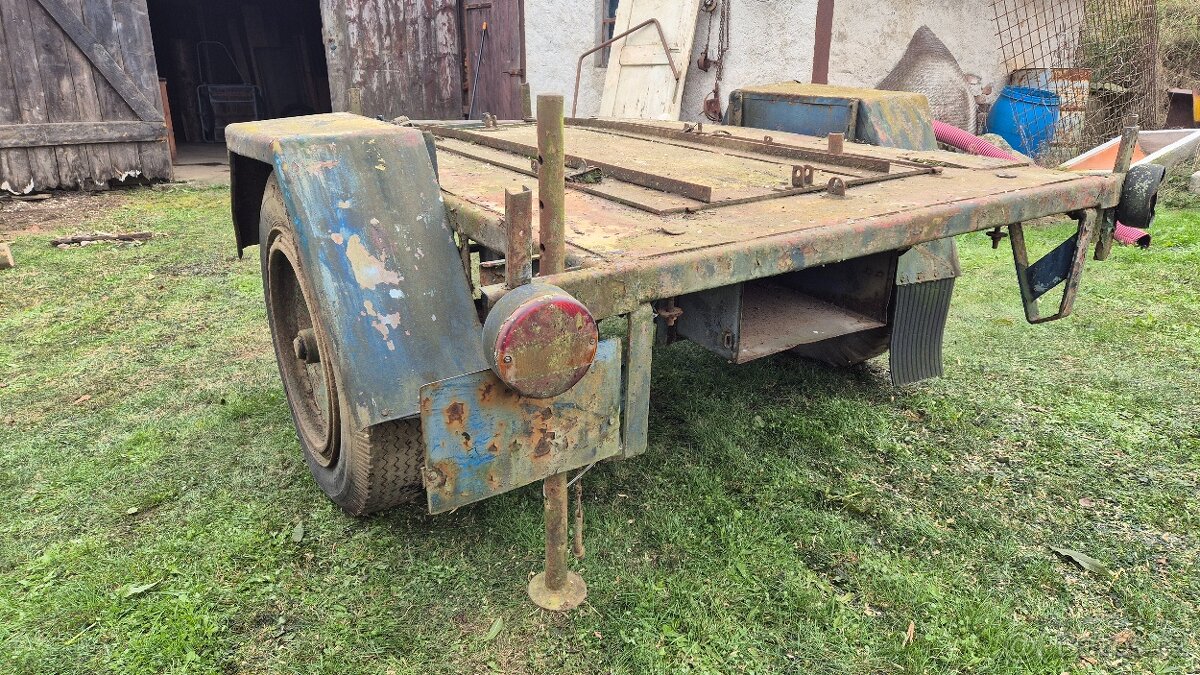 Brzděný vůz za traktor - 2