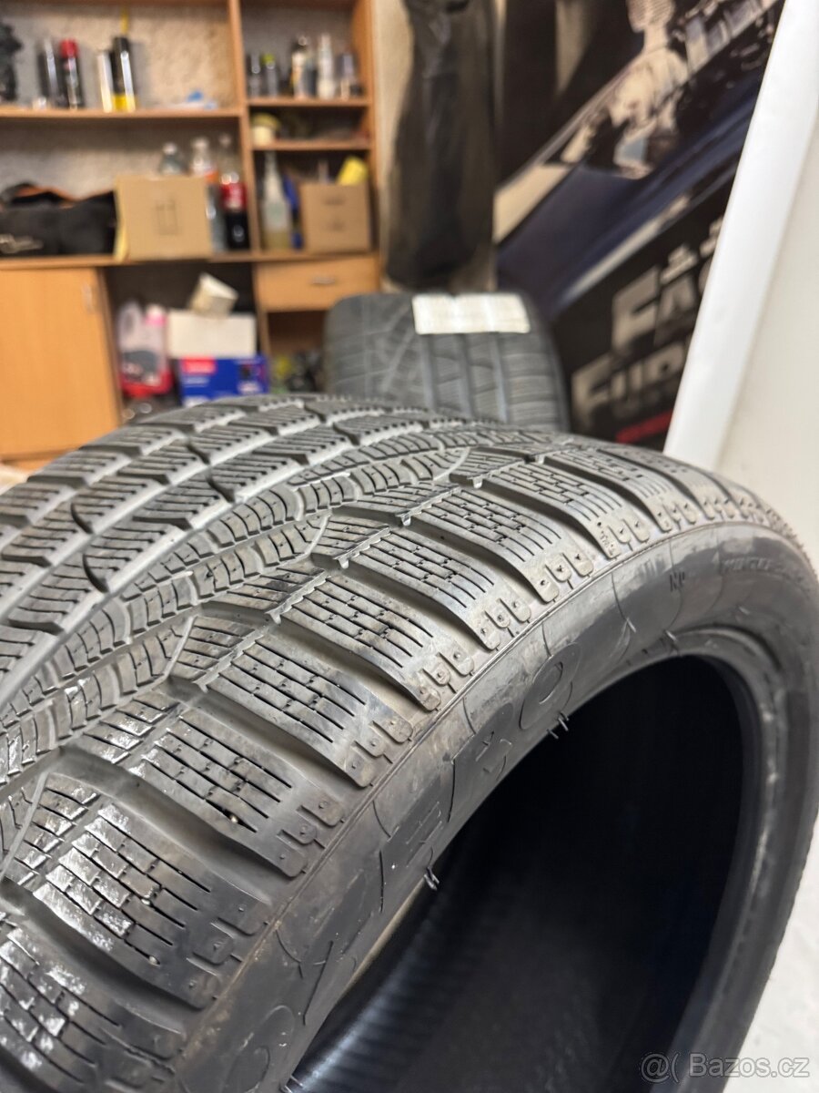 2x zimní pneu Pirelli SOTOZERO 295/35 R19 - 2