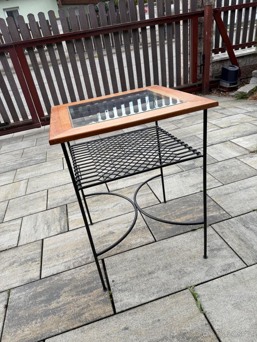 Stolecek kov a drevo - 2