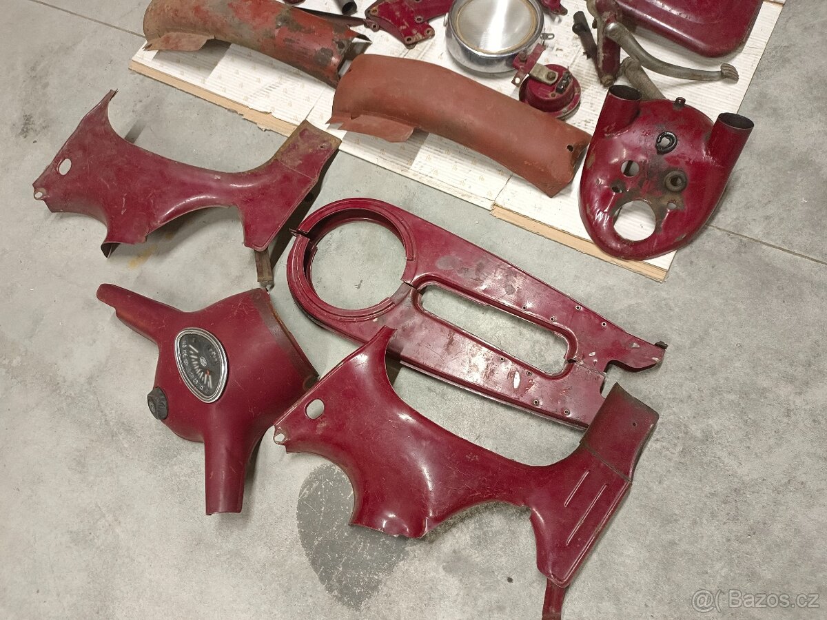 Jawa kývačka, panelka original díly - 2