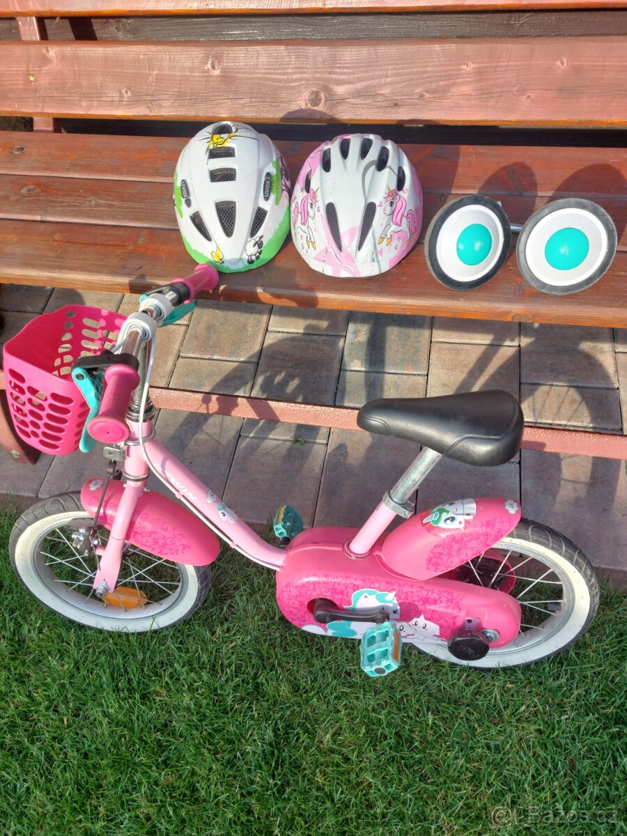 Prodám 2 dětská dívčí kola Btwin - s helmou - 2