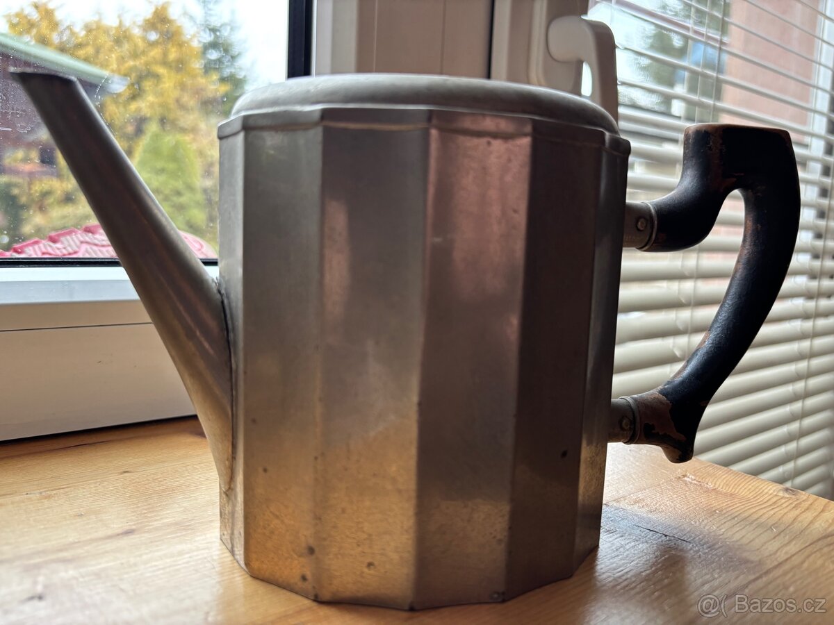 Cínová konev - 2