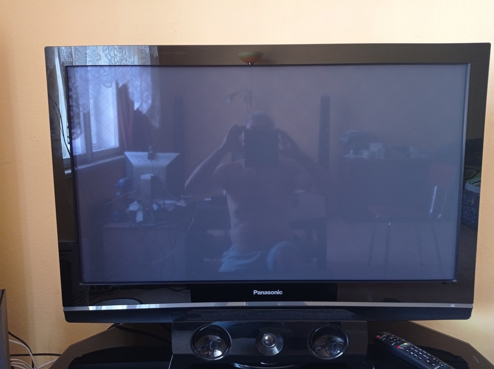 Plazma TV Panasonic TH-42PX80E - 2