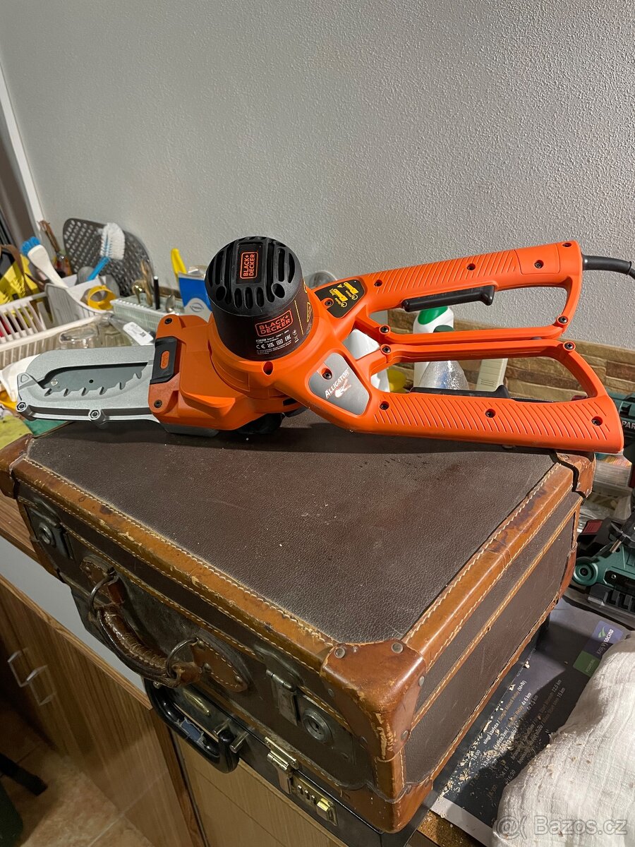 Řetězová pila Black-Decker GK1000, elektrická - 2