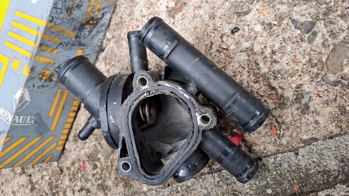 Kryt s termostatem na Renault 1,9 D - 2