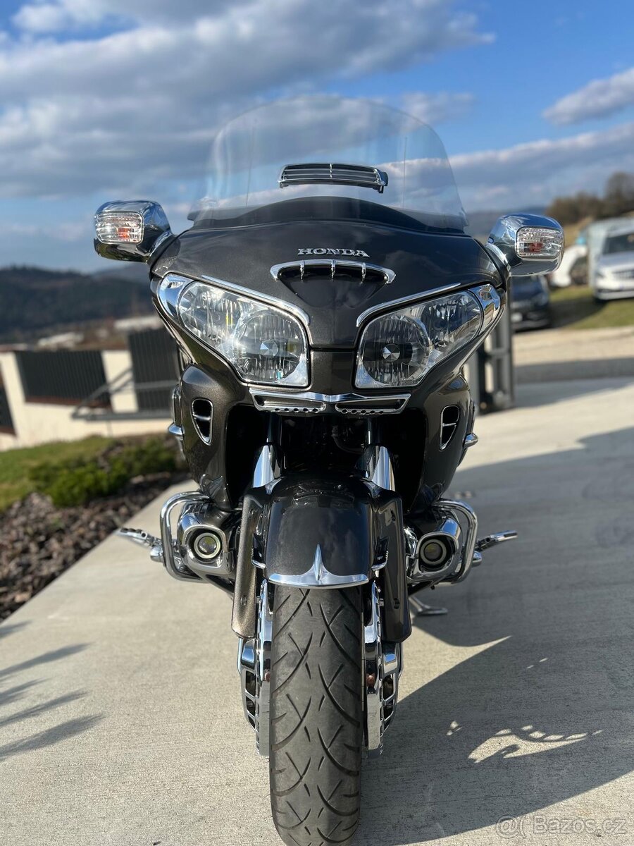 Honda GL1800 Goldwing - 2