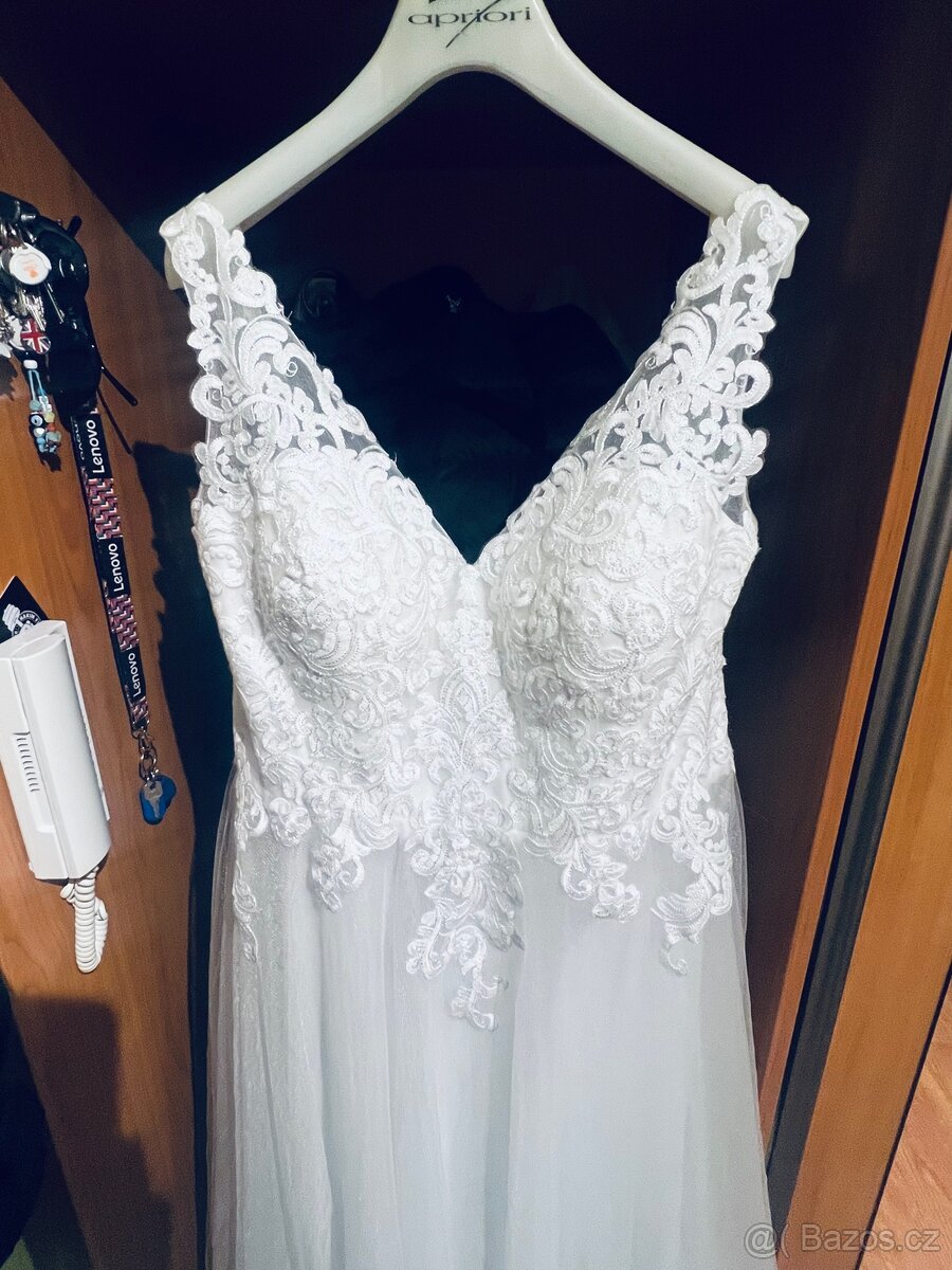 SVATEBNÍ ŠATY VEL.XL - 2