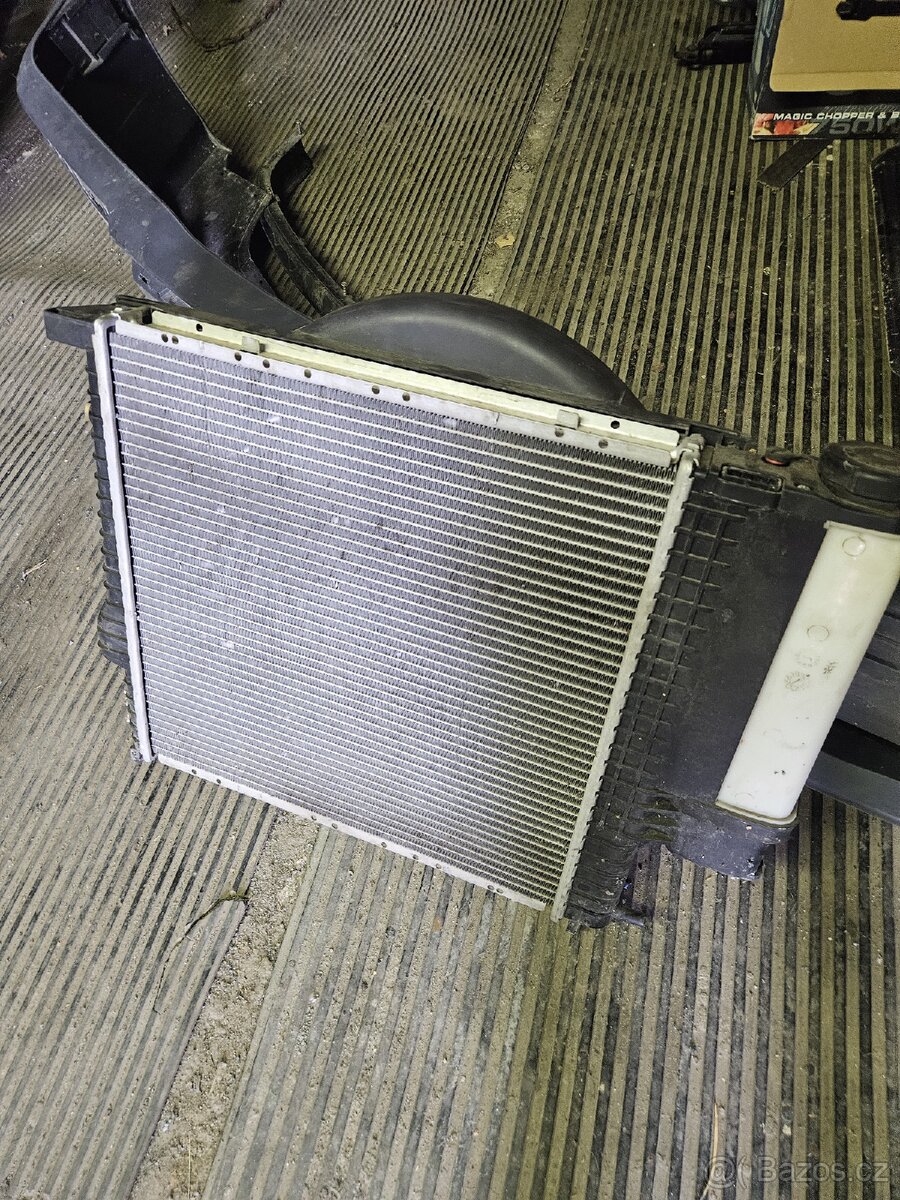 Bmw e36 chladič m52 - 2