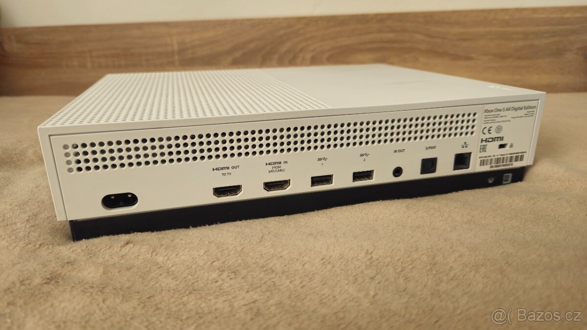 XBOX One S - 2