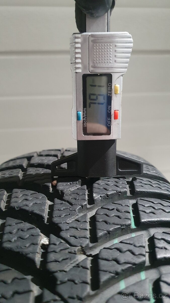 Pneu 175/65/15 - 2