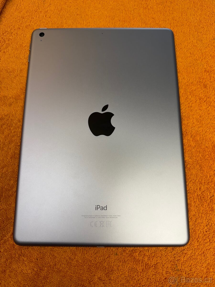 Apple iPad 6. generace 32GB v top stavu - 2