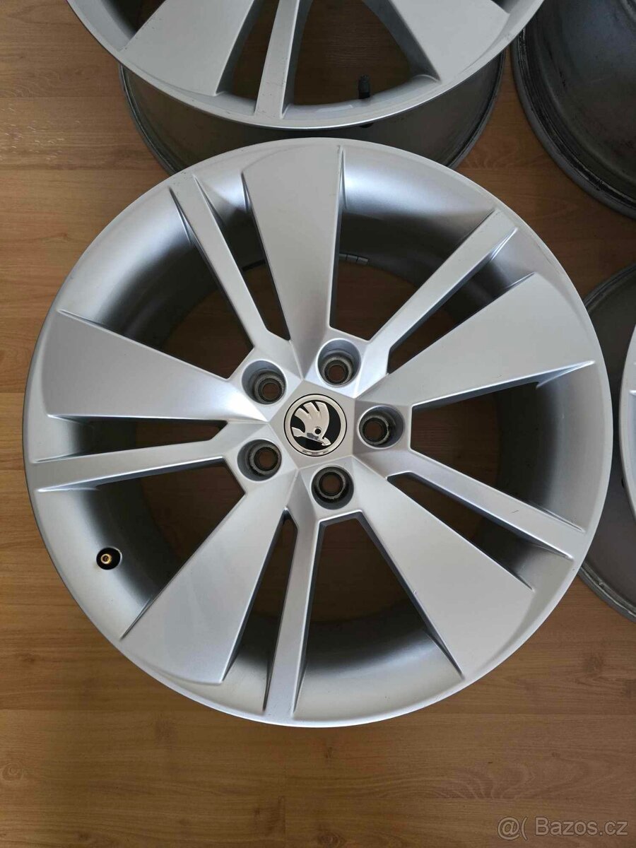 Originální alu disky Škoda Superb 3 R18 5x112 - 2
