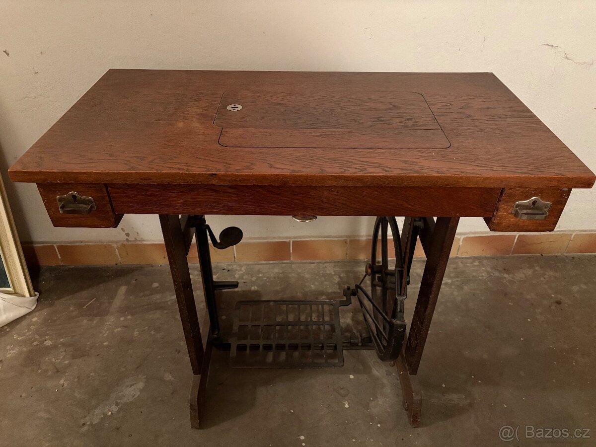 Šicí stroj LADA - 2