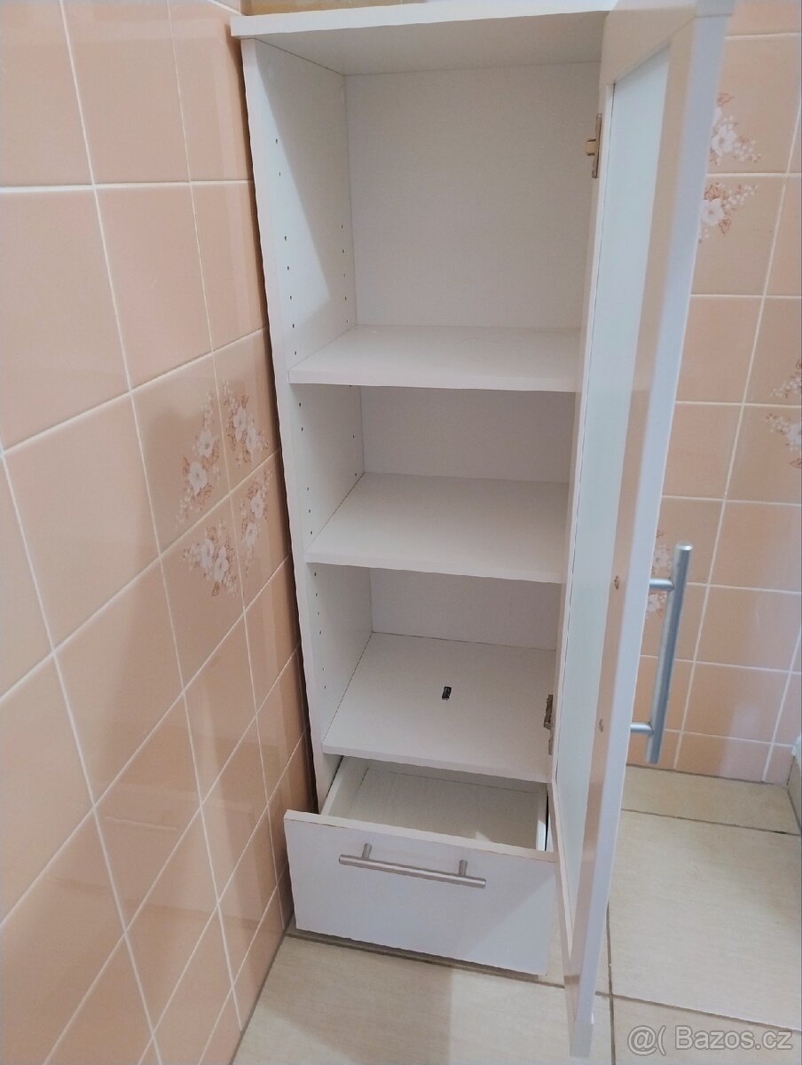 Koupelnová skříň - 2