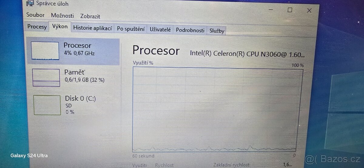 Menší notebook Lenovo - 2