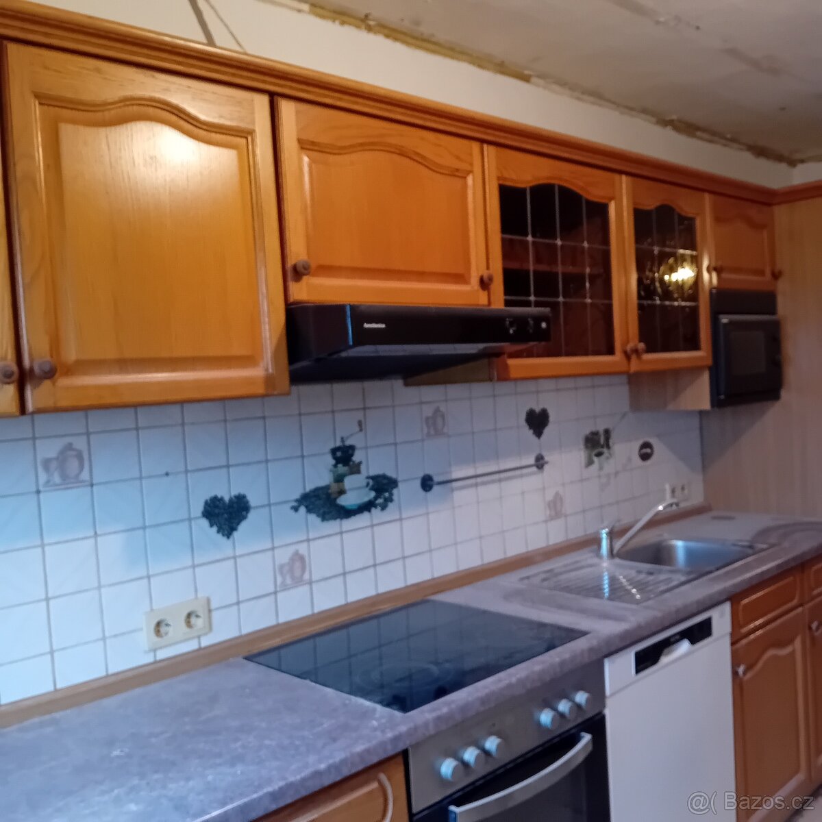 Kuchyňská linka se spotřebiči - 2