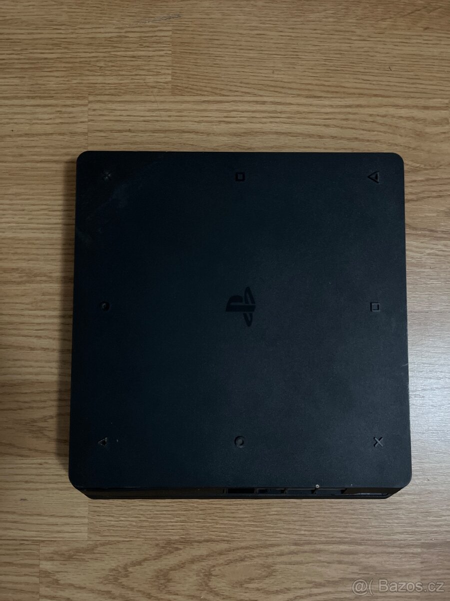 Herní konzole ps4 + ovladač - 2