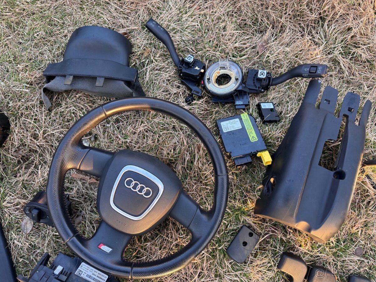 Tříramenný kožený volant Audi S3 8P - 2