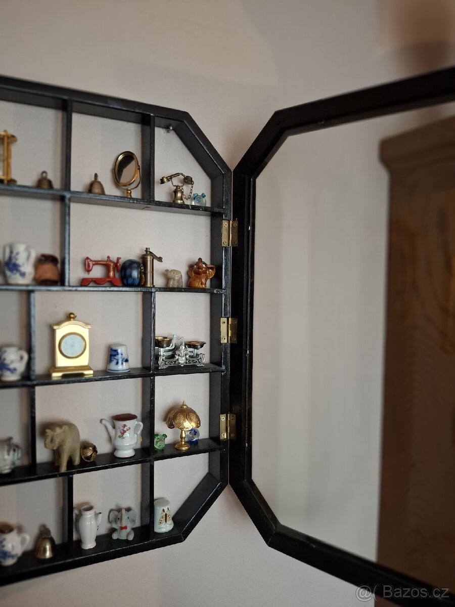 Vitrína s miniatury - 2