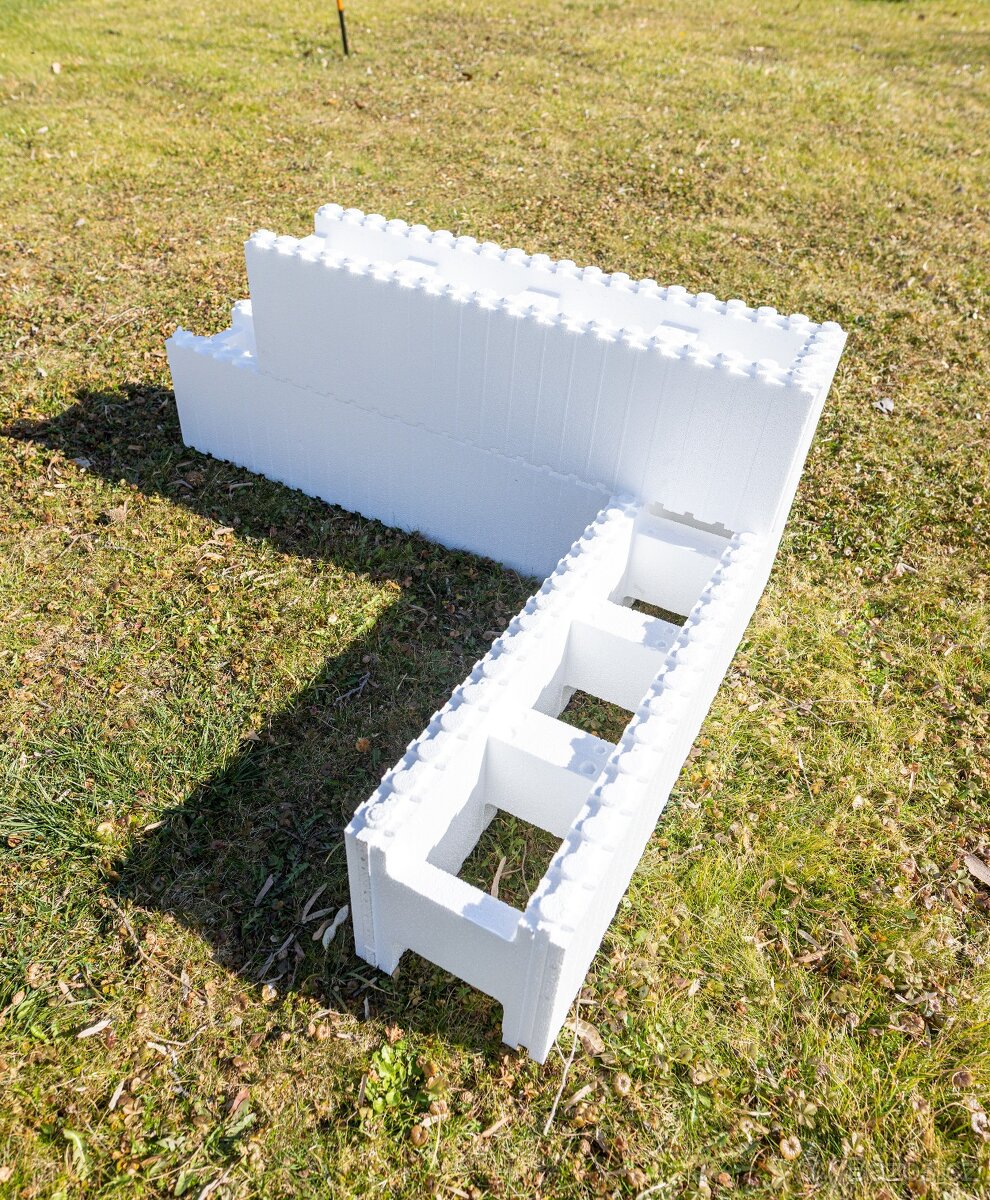 Polystyrenové tvárnice / bloky na bazén. - 2