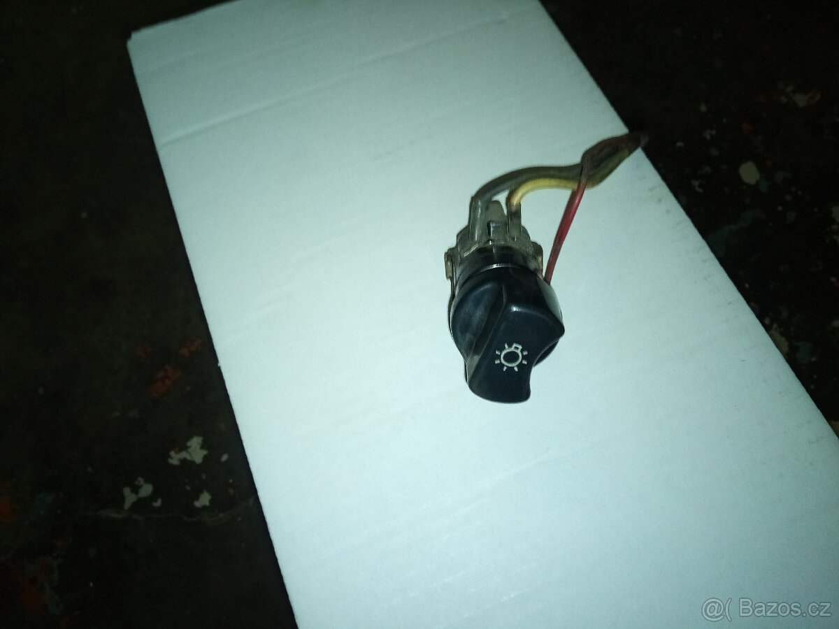 VYPÍNAČ, PŘEPÍNAČ SVĚTEL - 2