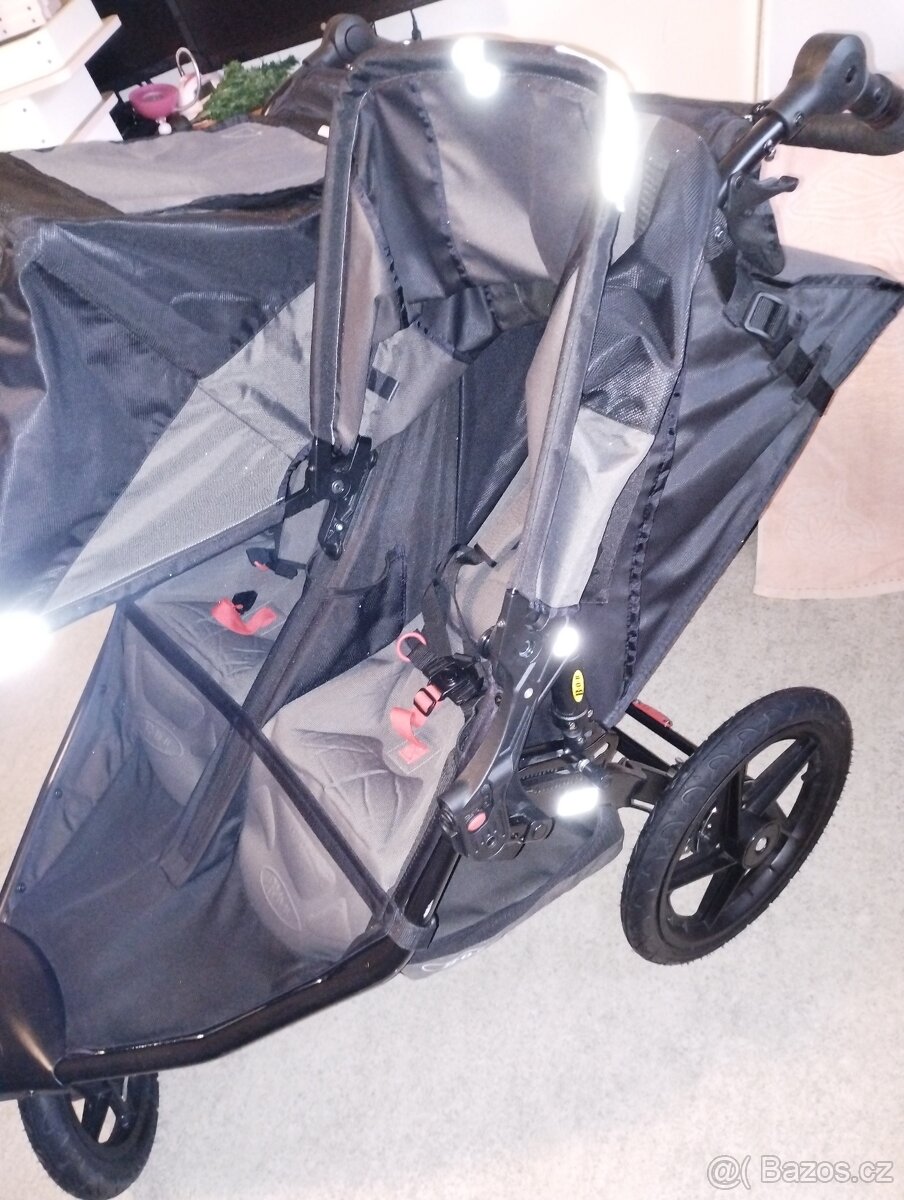 Sourozenecky kocarek - 2