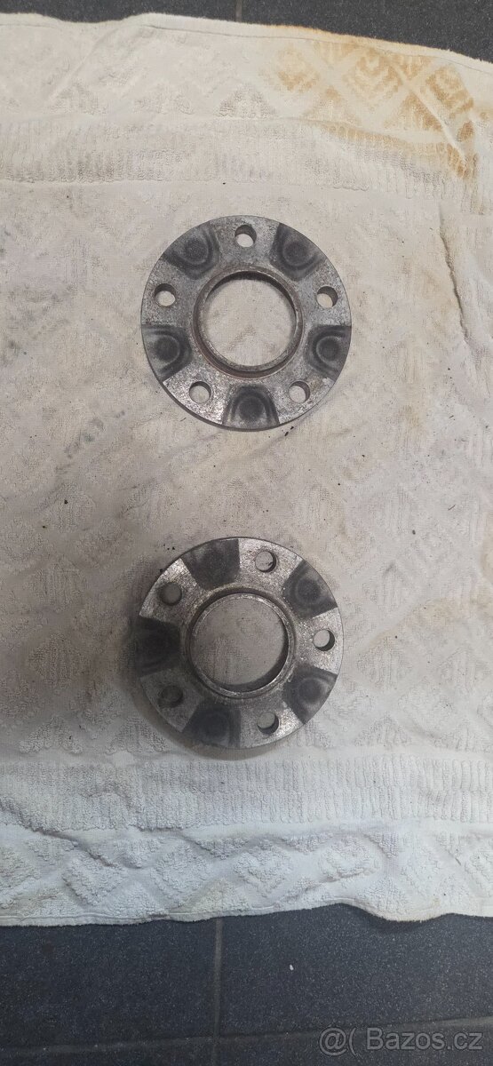 BMW e61 - rozšiřovací podložky - 2