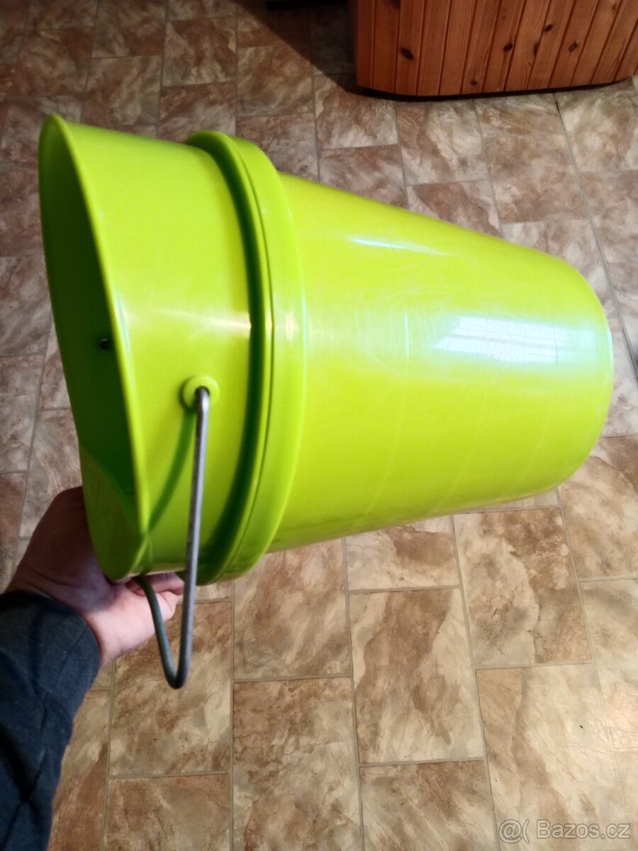 Napáječka pro drůbež - 2