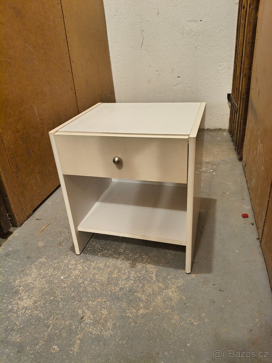 Noční stolek - 2