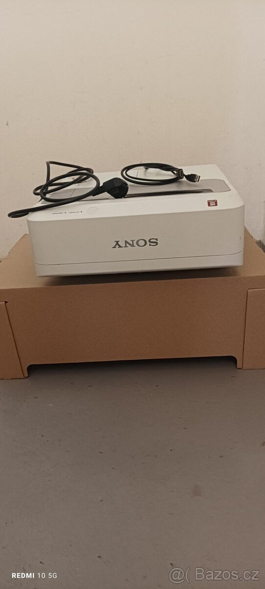 Projektor Sony model VPL-SW536 - 2