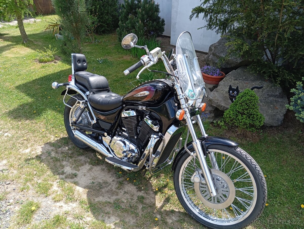 Suzuki VS 800 Intruder - 2