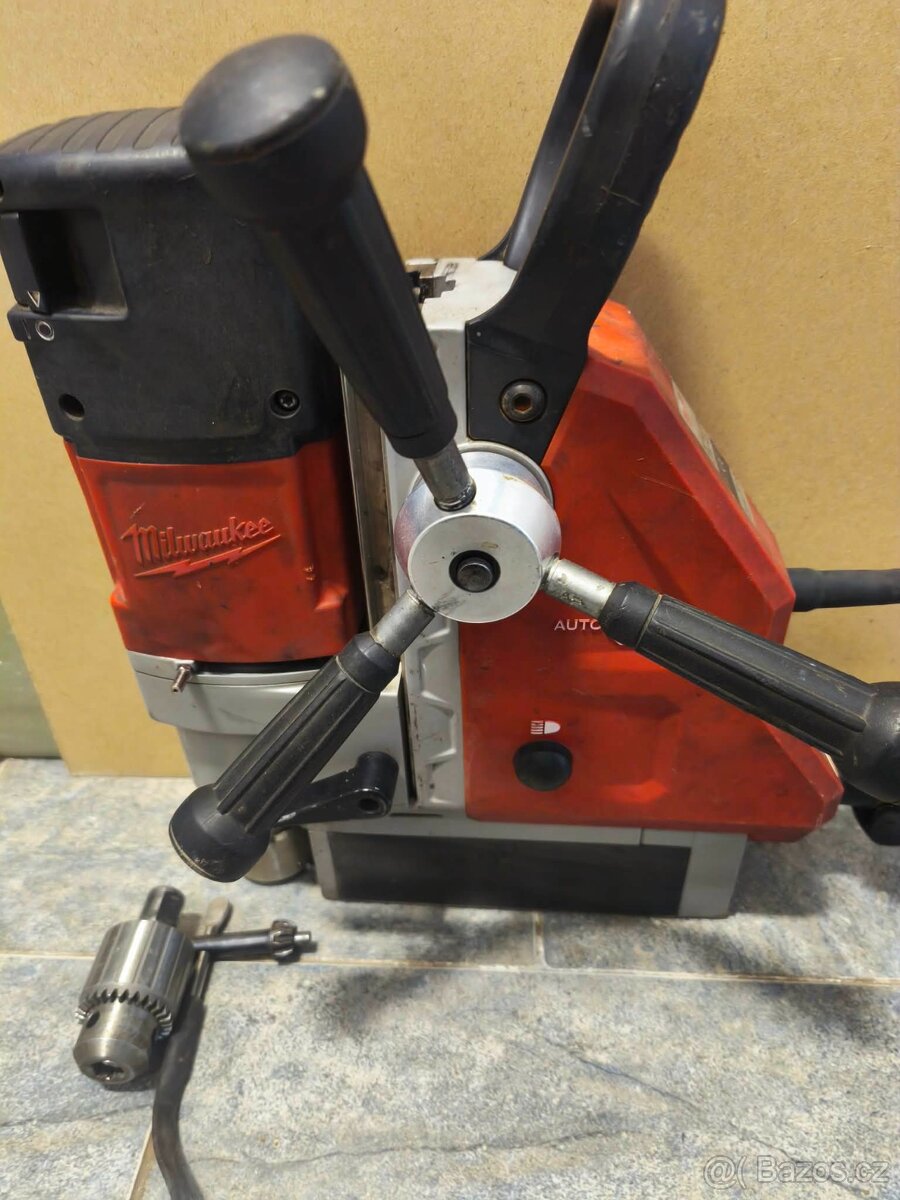 Magnetická vrtačka Milwaukee - 2