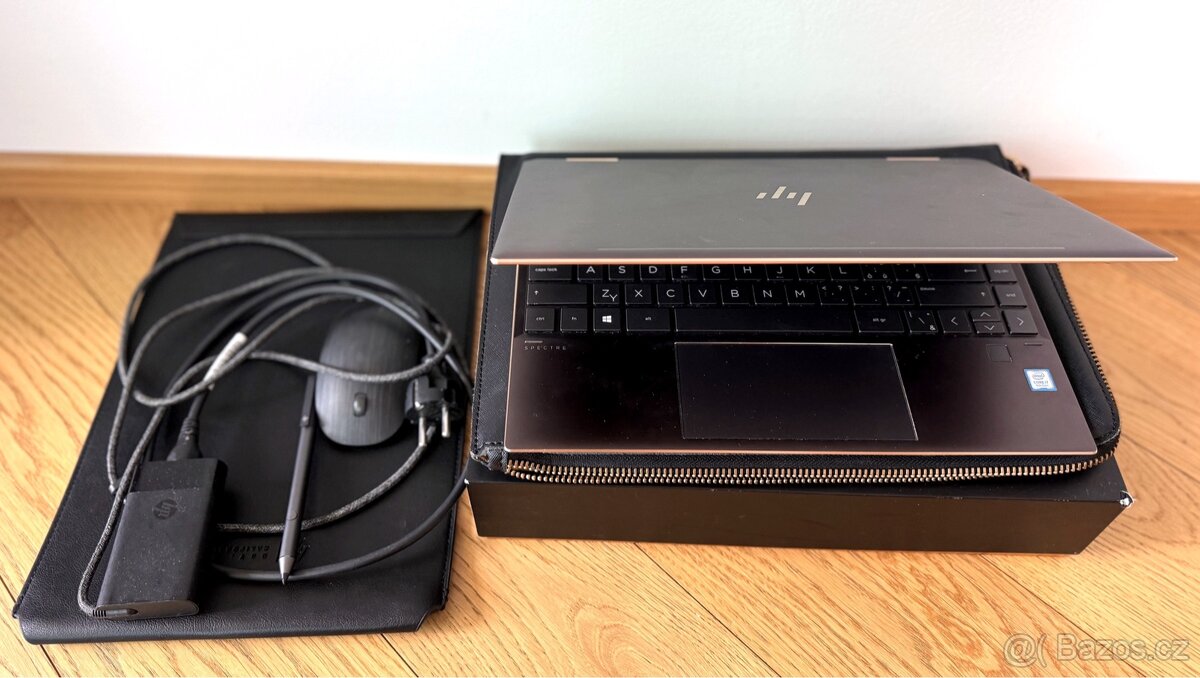 HP Spectre x360 13" dotykový 1TB SSD + pero a obal - 2