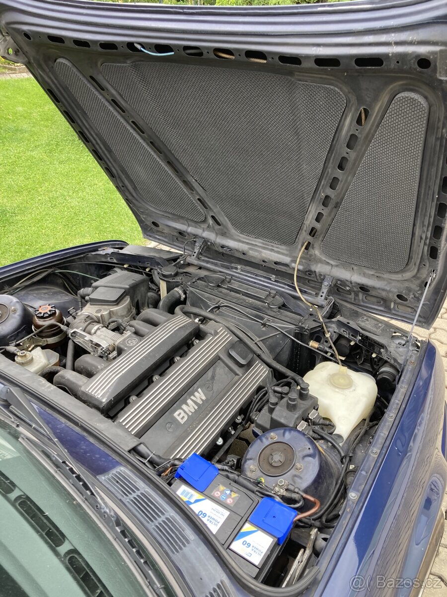 BMW E30 318 IS - 2