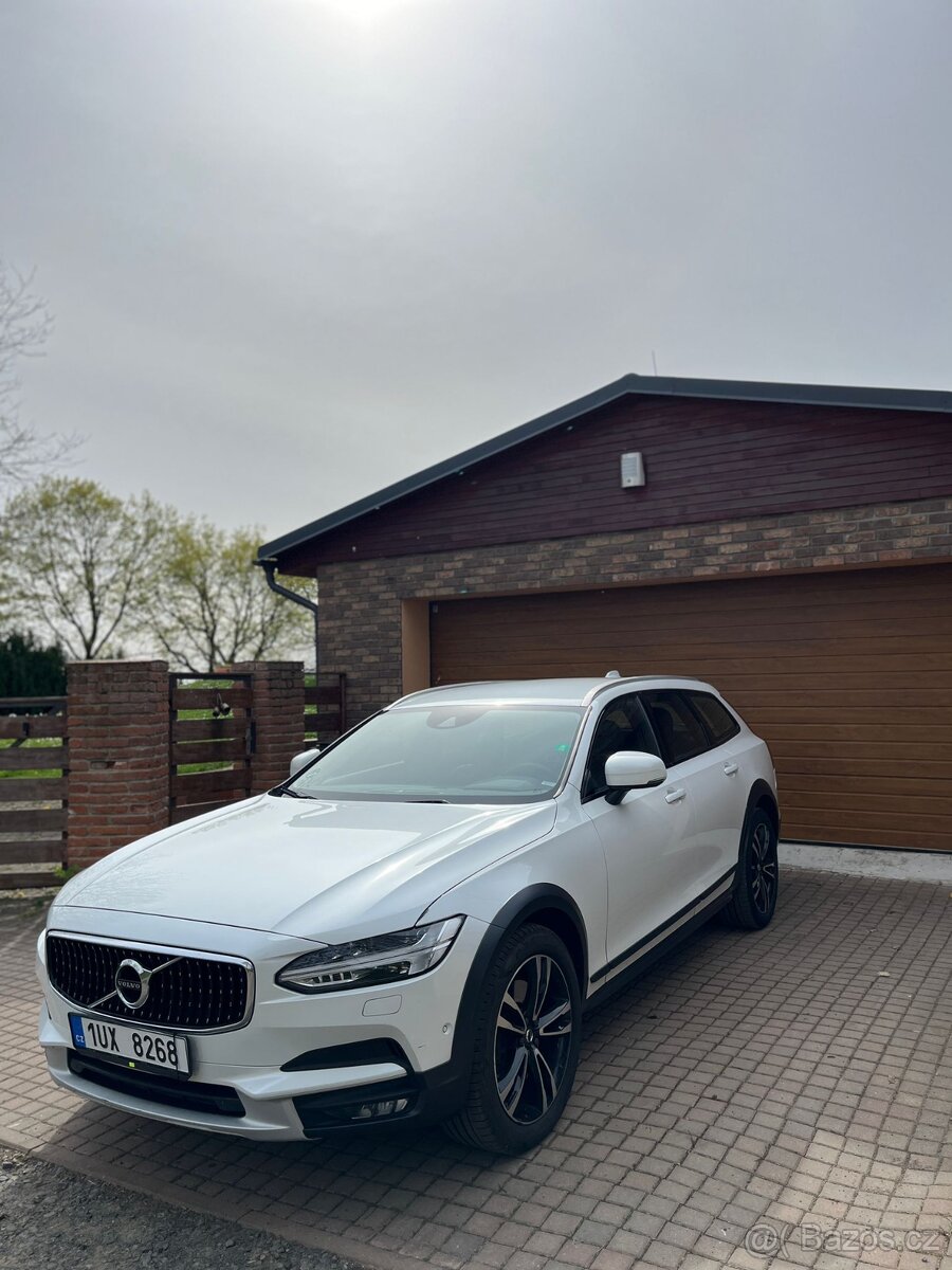 Volvo V90 Cross Country 4x4 motor 2,0 - 2