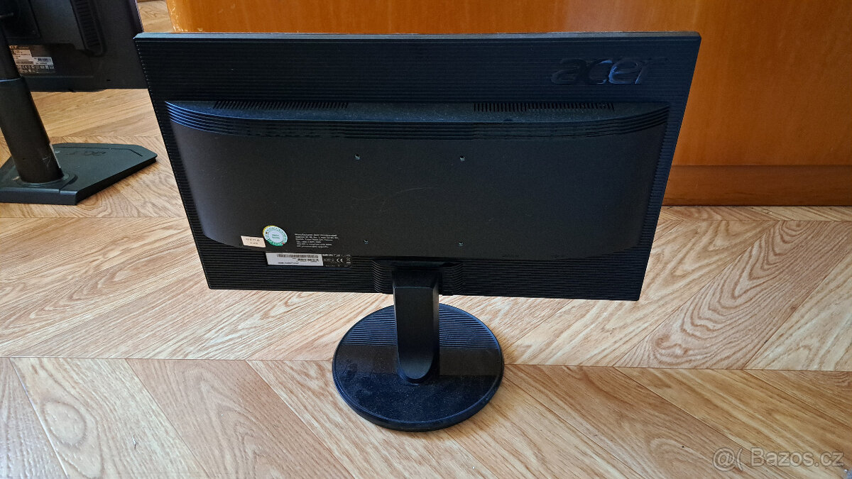 Různé monitory - 2