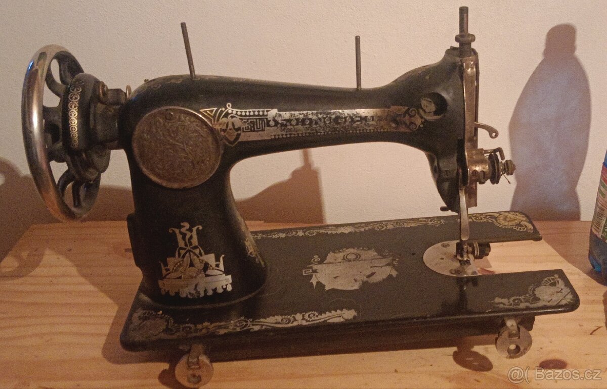 Prodám šicí stroj Singer 15K - 2