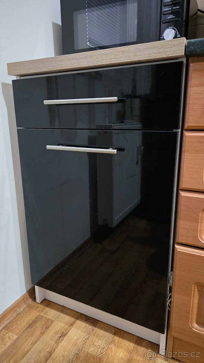 Kuchyňská skříňka - 2