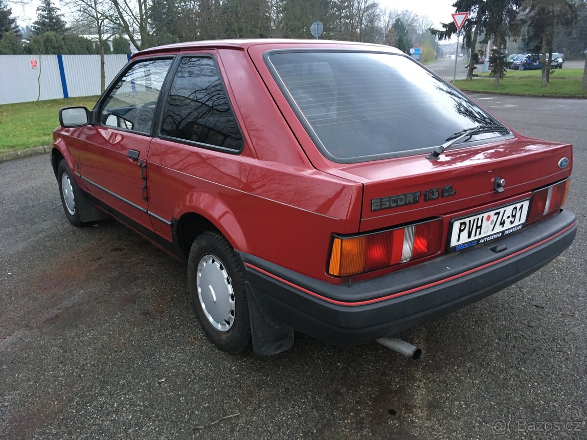 Ford Escort 1,3 1983 veterán - 2
