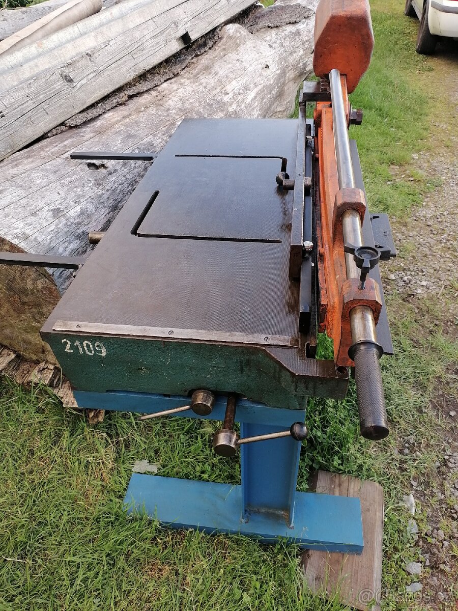 Tabulkové nůžky na plech Jesan NTP 1000/2,5 J - 2