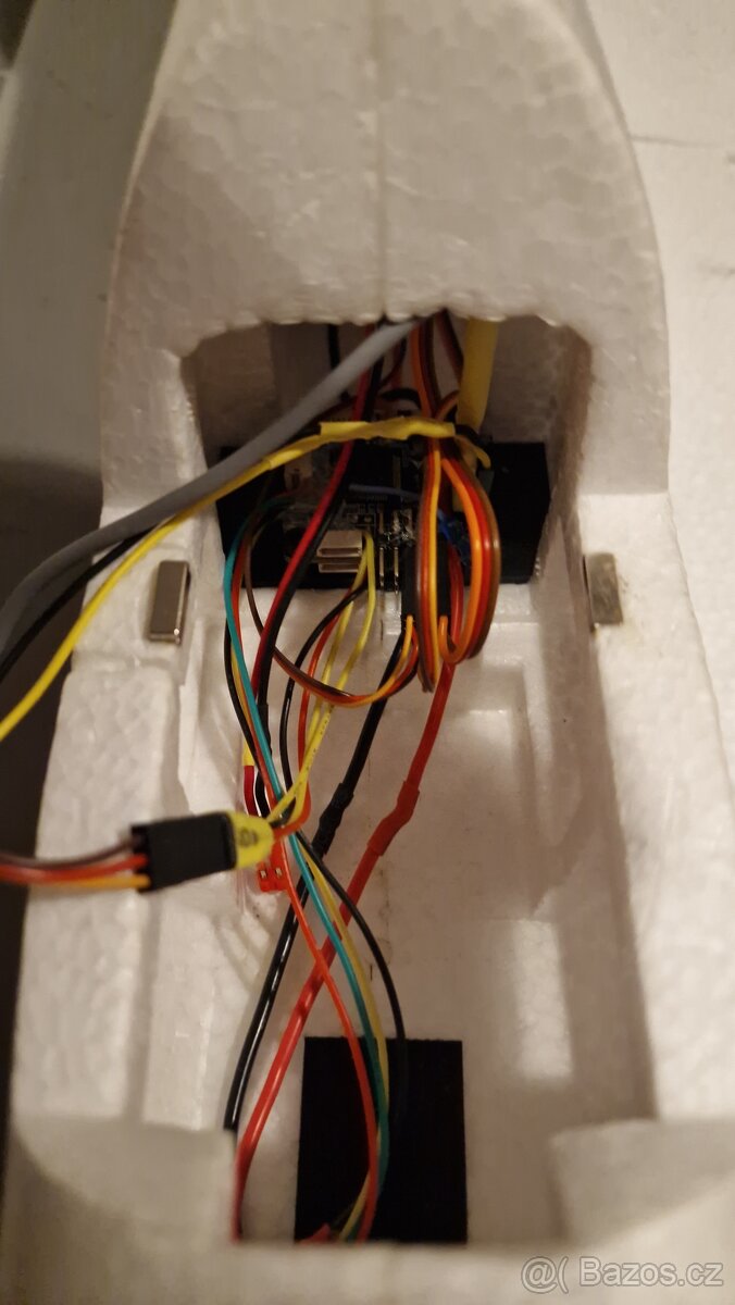 SkySurfer 1400mm RC letadlo - 2