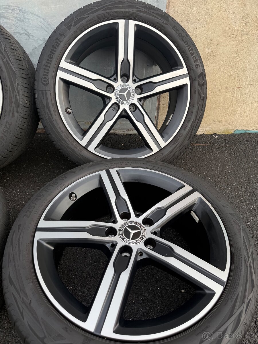 Originál Mercedes CLA R18 225/45/18 - 2