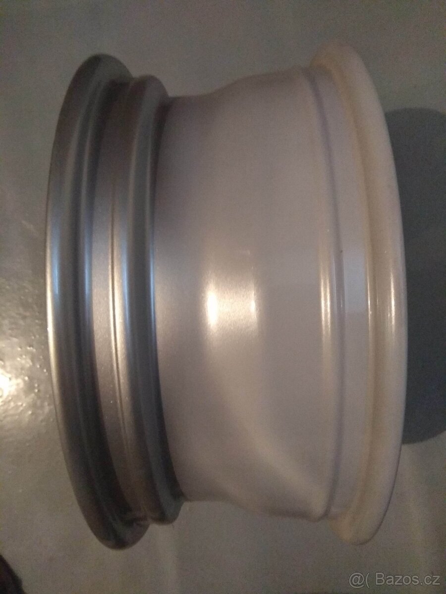 Alu kola 16, 4 děr 100 Renault nové - 2